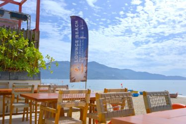 Lounge Beach Bar & Restaurant in Da Nang