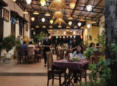 Market Bar (Market Terrace) in Hoi An