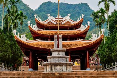 Vietnam, Hanoi province, Huong Tich mountains park, Chua Huong, Perfume Pagoda, Chua Thien Trau pagoda, Buddhist temple